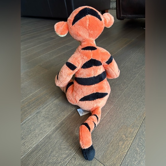 Disney store Tigger plush - Picture 2 of 4